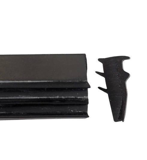 Close-up detail shot of the gasket's cross-sectional profile and texture, showing the precise dimensions and sealing surface design for architectural glazing applications